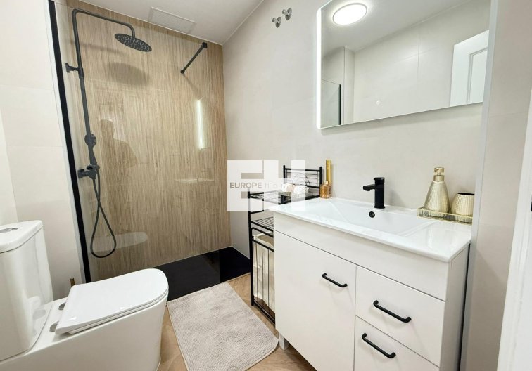 Resale - Apartment - Torrevieja - Parque De Las Naciones