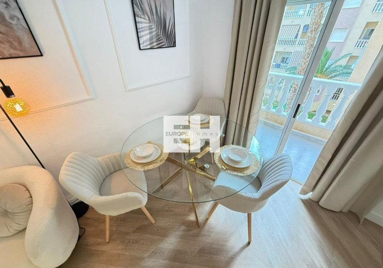 Resale - Apartment - Torrevieja - Parque De Las Naciones