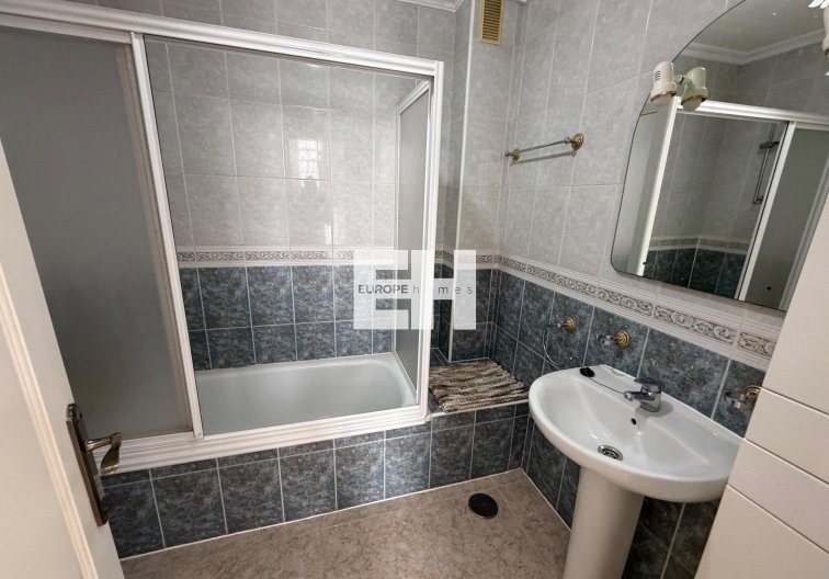 Wiederverkauf - town house - Orihuela Costa - La Zenia