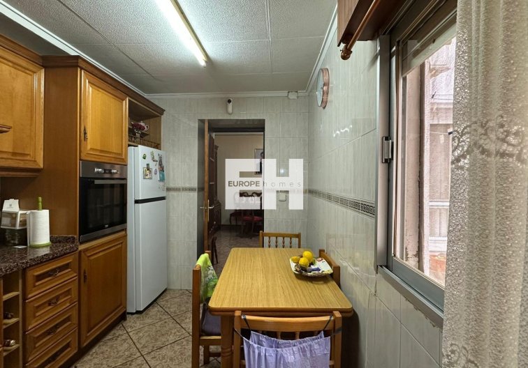 Segunda mano - Apartamento  - Torrevieja - Estacion De Autobuses