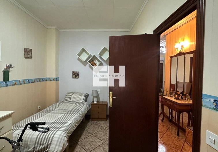Segunda mano - Apartamento  - Torrevieja - Estacion De Autobuses