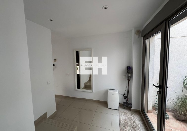 Herverkoop - town house - Torrevieja - Punta Prima