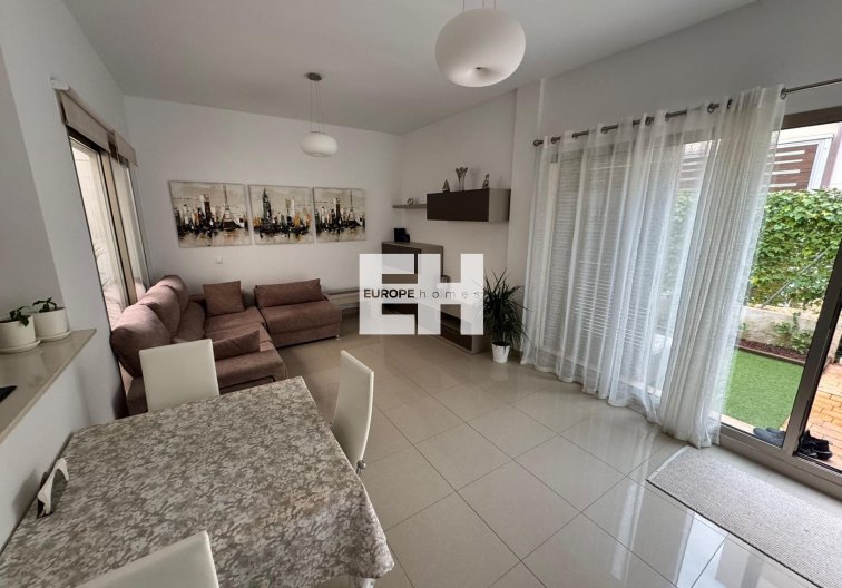 Herverkoop - town house - Torrevieja - Punta Prima