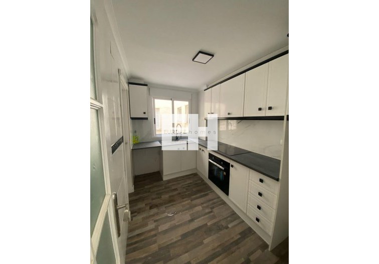 Segunda mano - Apartamento  - San Miguel de Salinas - Pueblo 9