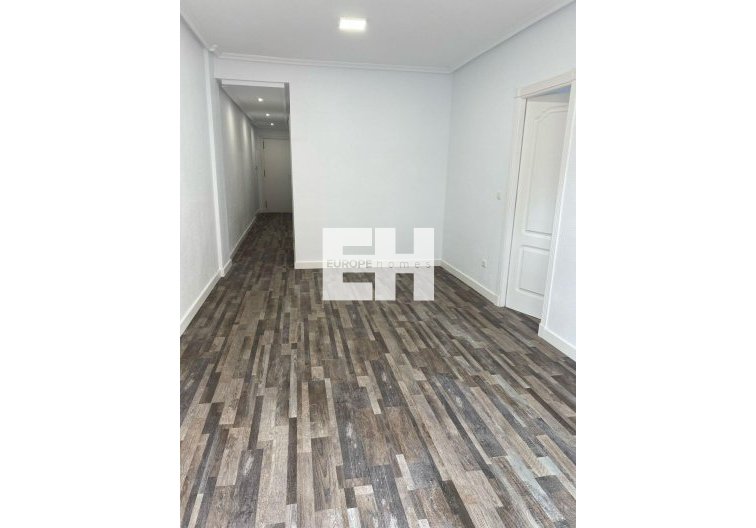 Segunda mano - Apartamento  - San Miguel de Salinas - Pueblo 9
