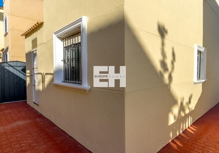 Revente - villa - Orihuela Costa - Costa Blanca