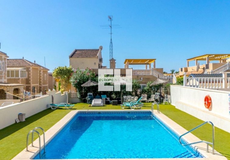 Revente - villa - Orihuela Costa - Costa Blanca