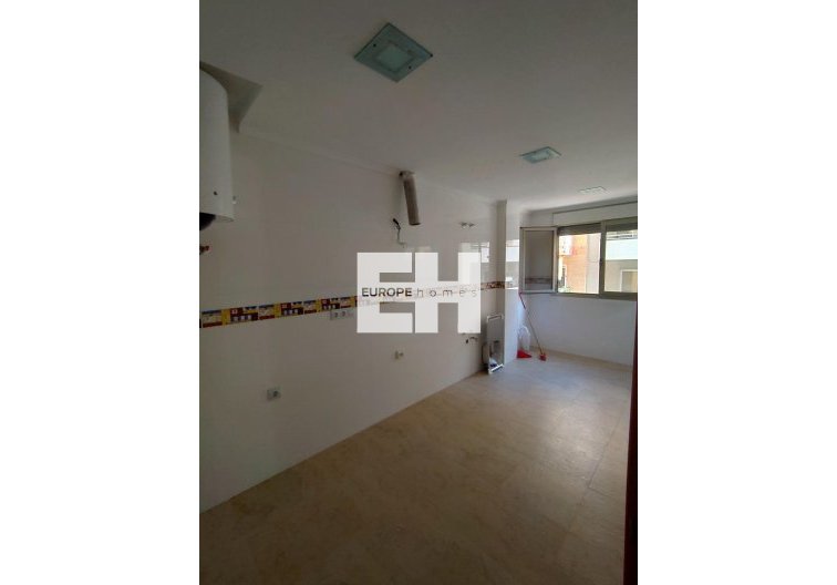Resale - Apartment - Torrevieja - Estacion De Autobuses