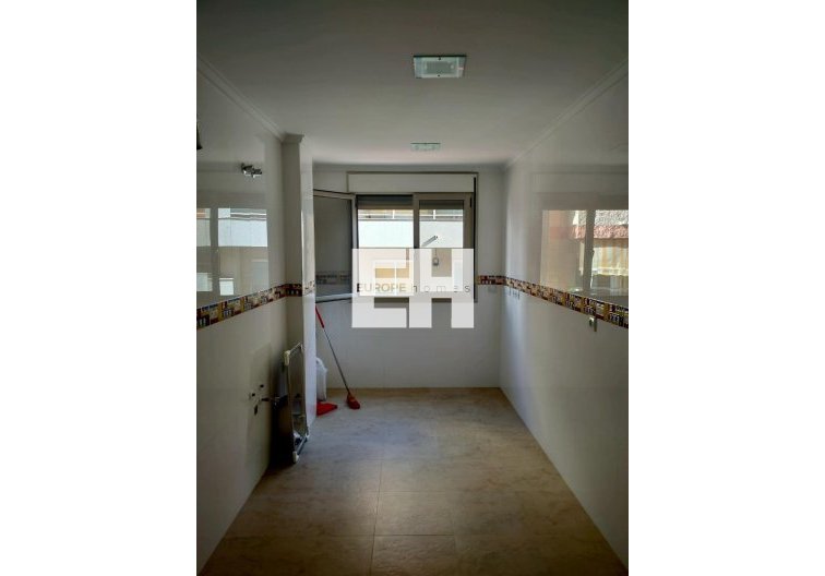 Resale - Apartment - Torrevieja - Estacion De Autobuses