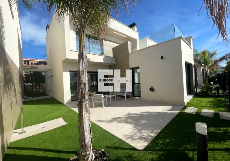 Segunda mano - villa - Santa Rosalia Resort - Inland