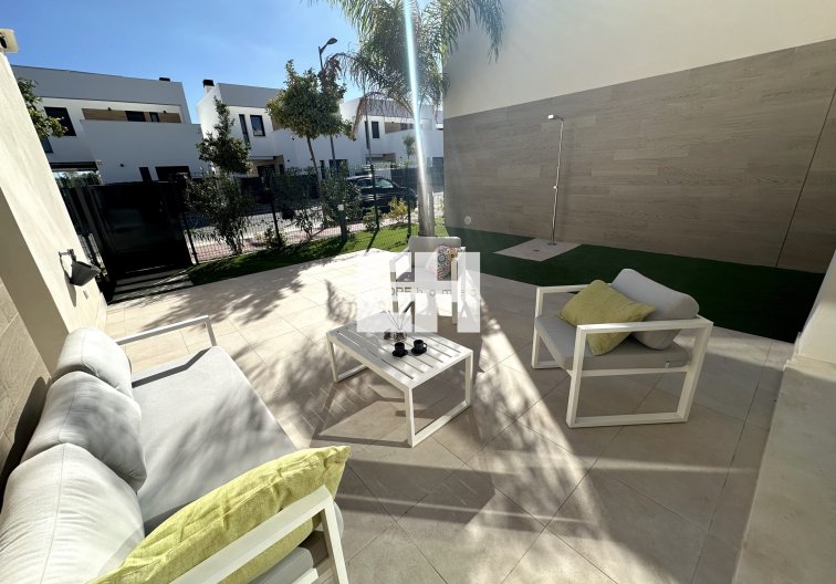 Segunda mano - villa - Santa Rosalia Resort - Inland