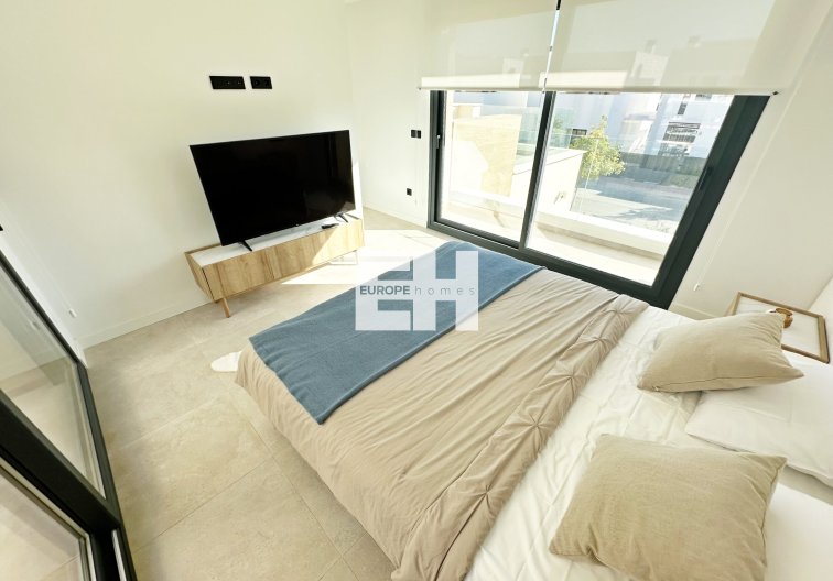 Segunda mano - villa - Santa Rosalia Resort - Inland