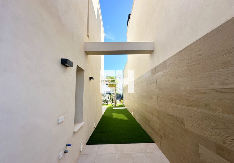 Segunda mano - villa - Santa Rosalia Resort - Inland