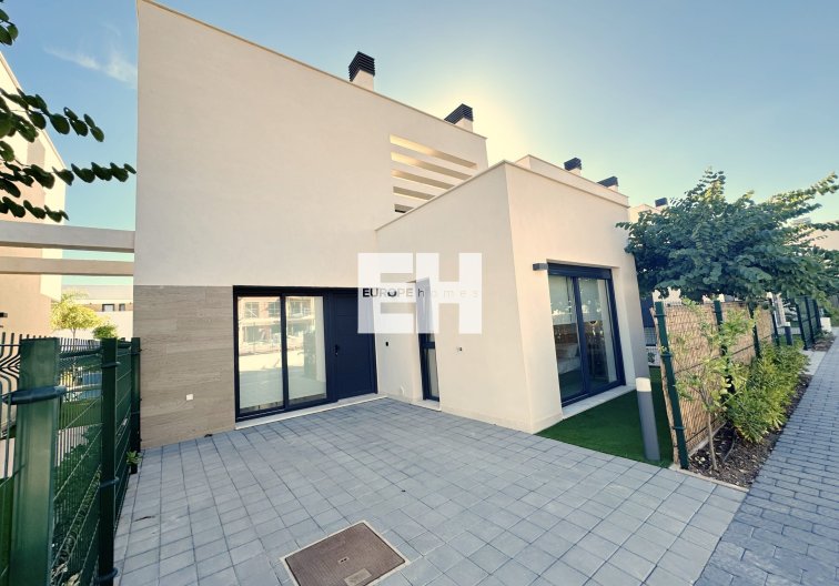 Segunda mano - villa - Santa Rosalia Resort - Inland