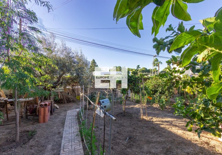 Resale - villa - Torrevieja - Los Balcones 
