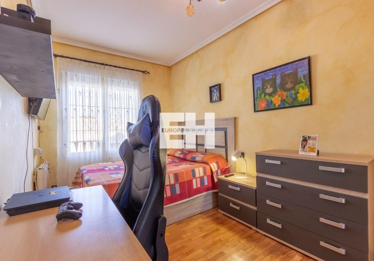 Resale - villa - Torrevieja - Los Balcones 
