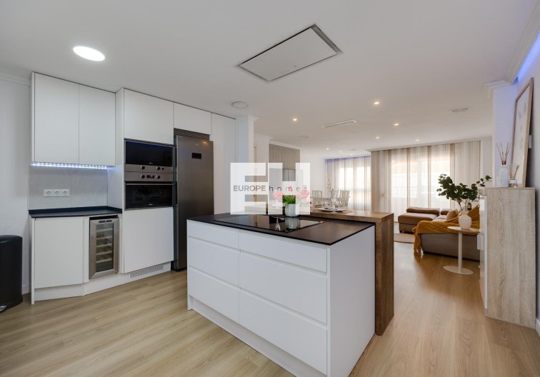 Wiederverkauf - Wohnung - Torrevieja - Centro