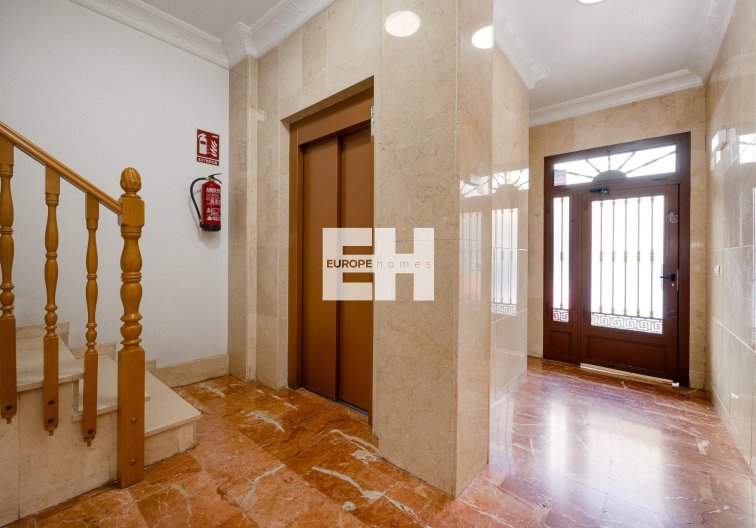 Wiederverkauf - Wohnung - Torrevieja - Centro
