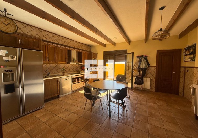 Revente - town house - Avileses