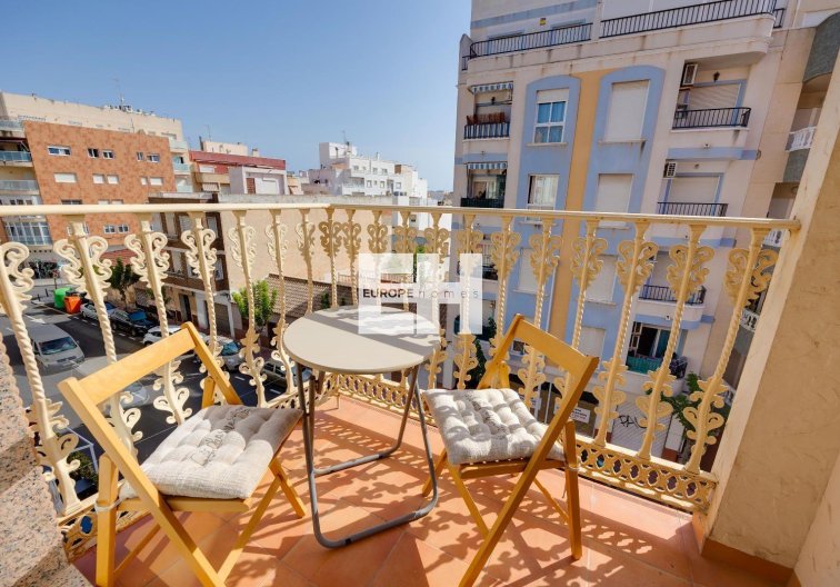 Wiederverkauf - Wohnung - Torrevieja - Centro