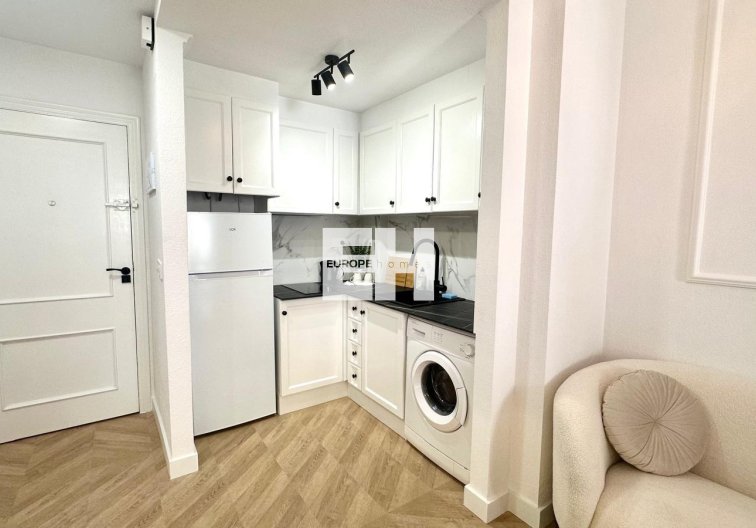 Wiederverkauf - Wohnung - Torrevieja - Centro