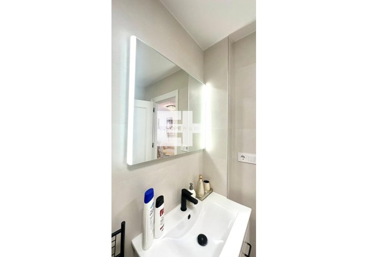 Wiederverkauf - Wohnung - Torrevieja - Centro