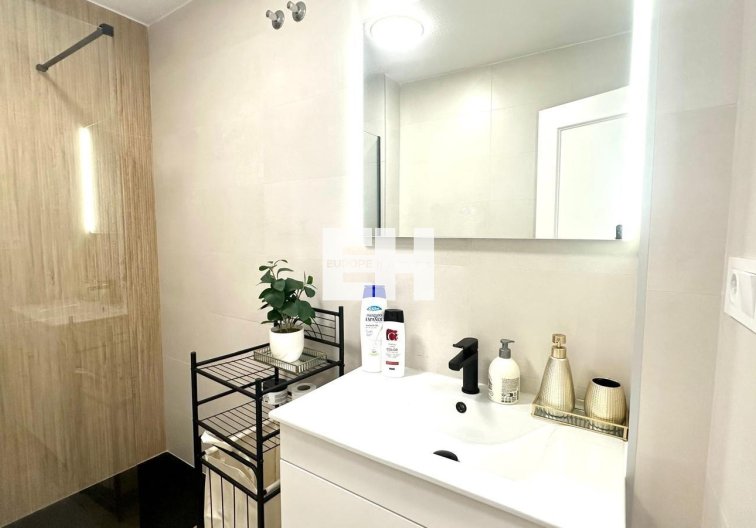 Wiederverkauf - Wohnung - Torrevieja - Centro