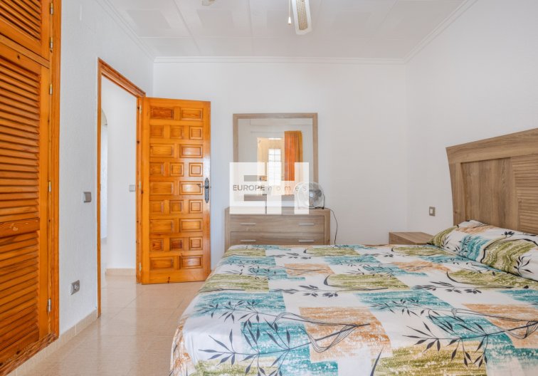 Segunda mano - villa - Torrevieja - Costa Blanca