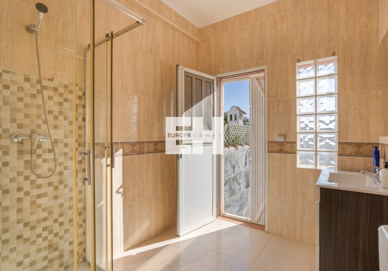 Segunda mano - villa - Torrevieja - Costa Blanca