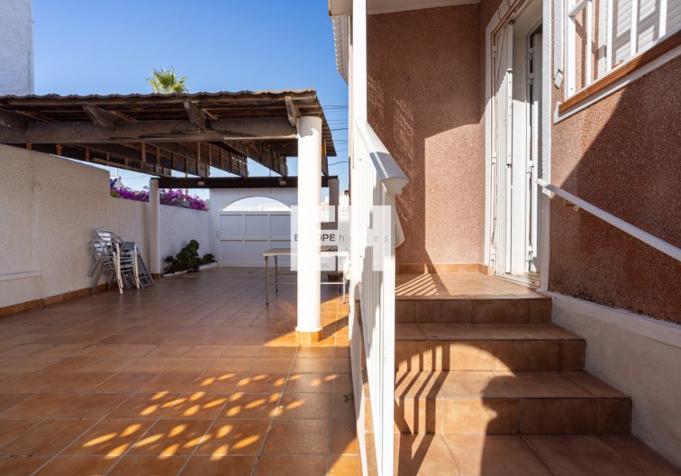 Segunda mano - villa - Torrevieja - Costa Blanca