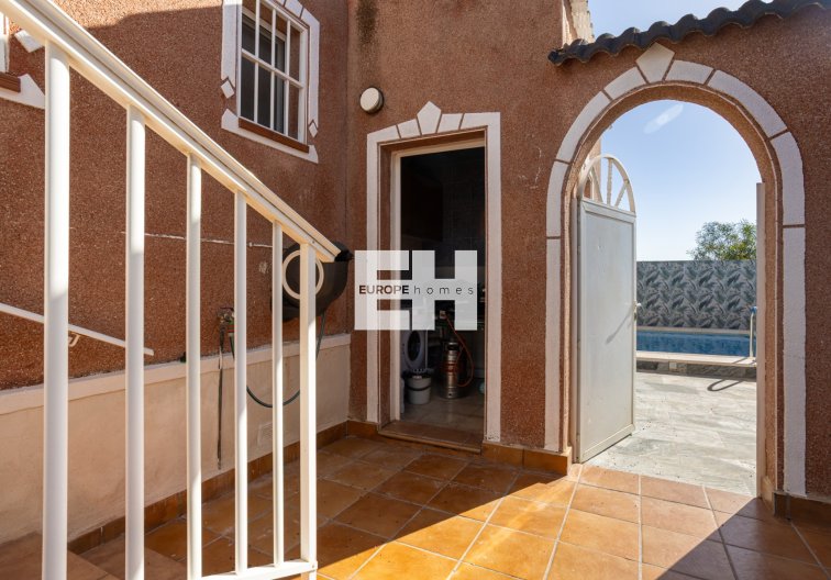 Segunda mano - villa - Torrevieja - Costa Blanca