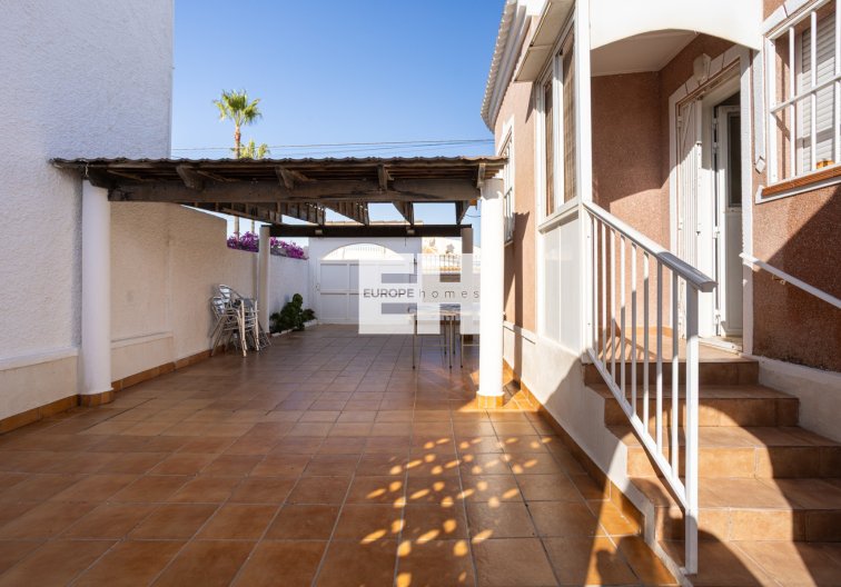Segunda mano - villa - Torrevieja - Costa Blanca