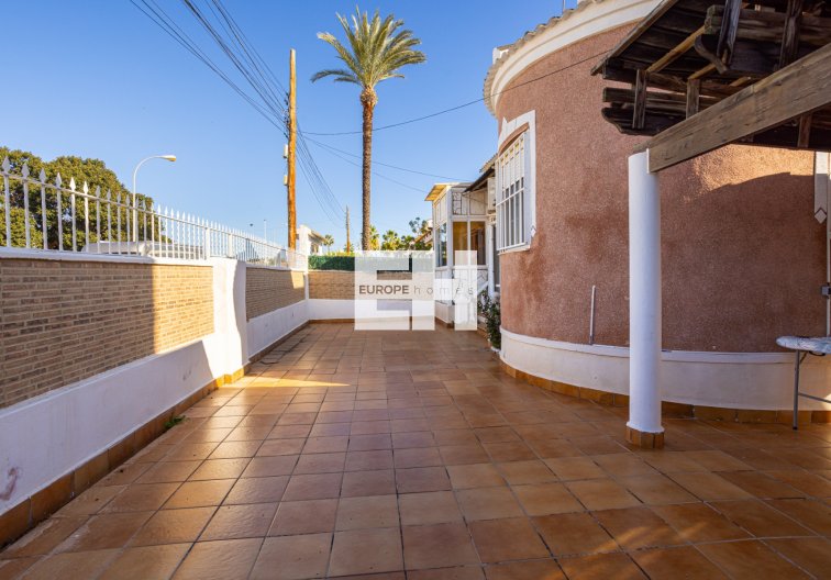 Segunda mano - villa - Torrevieja - Costa Blanca