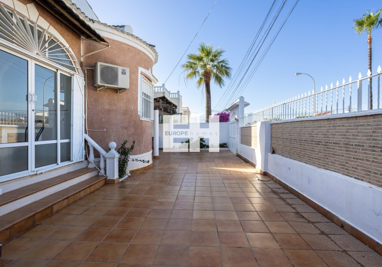 Segunda mano - villa - Torrevieja - Costa Blanca