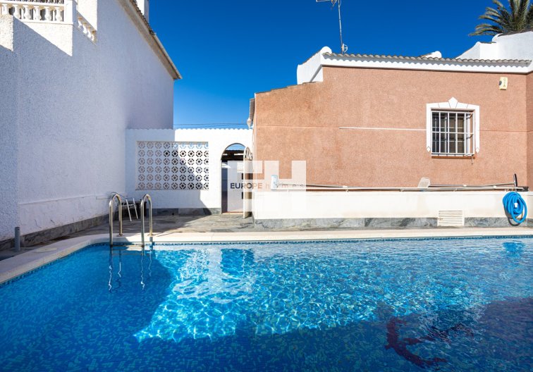 Segunda mano - villa - Torrevieja - Costa Blanca