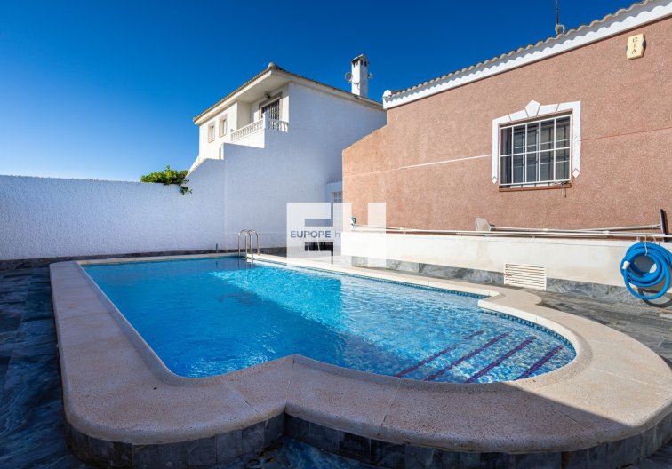 Segunda mano - villa - Torrevieja - Costa Blanca