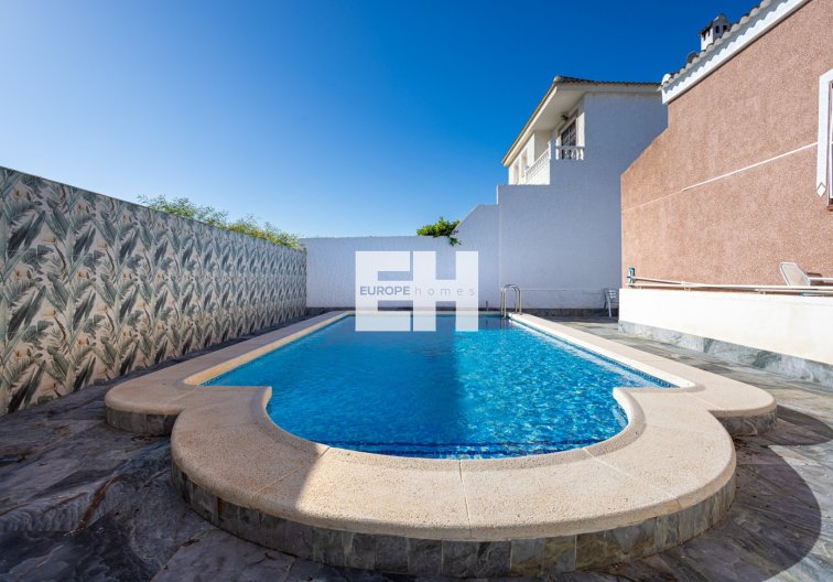 Segunda mano - villa - Torrevieja - Costa Blanca