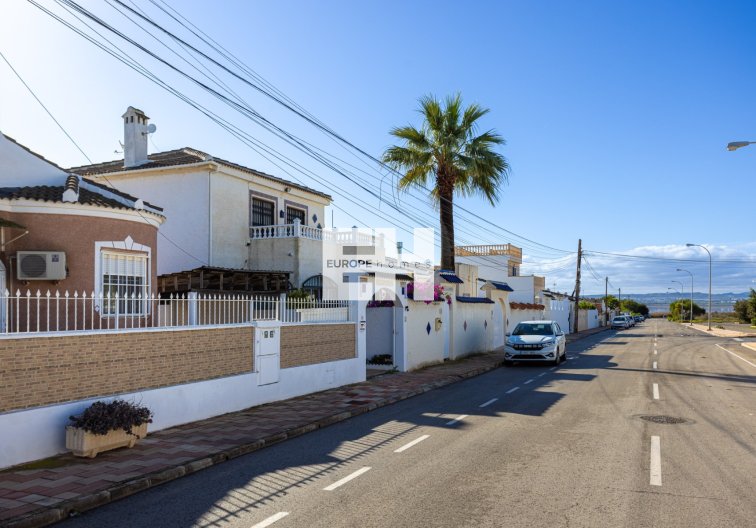 Segunda mano - villa - Torrevieja - Costa Blanca