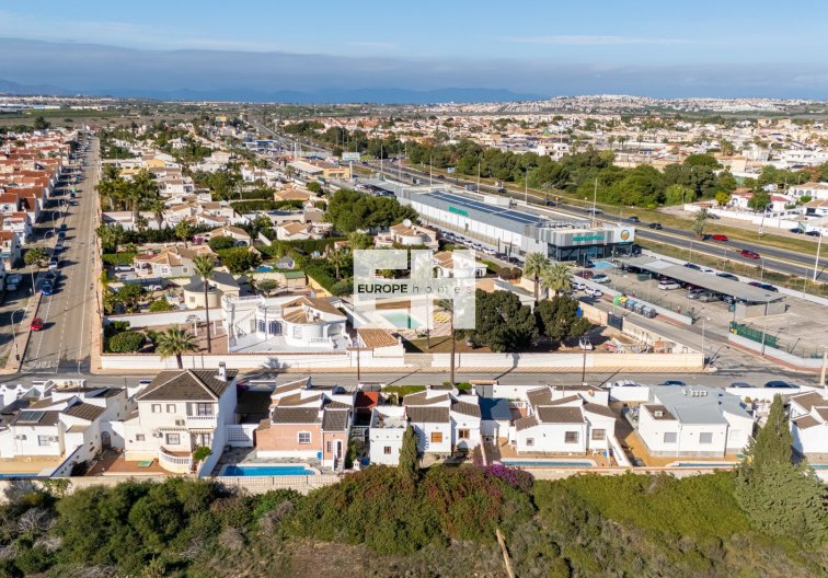 Segunda mano - villa - Torrevieja - Costa Blanca