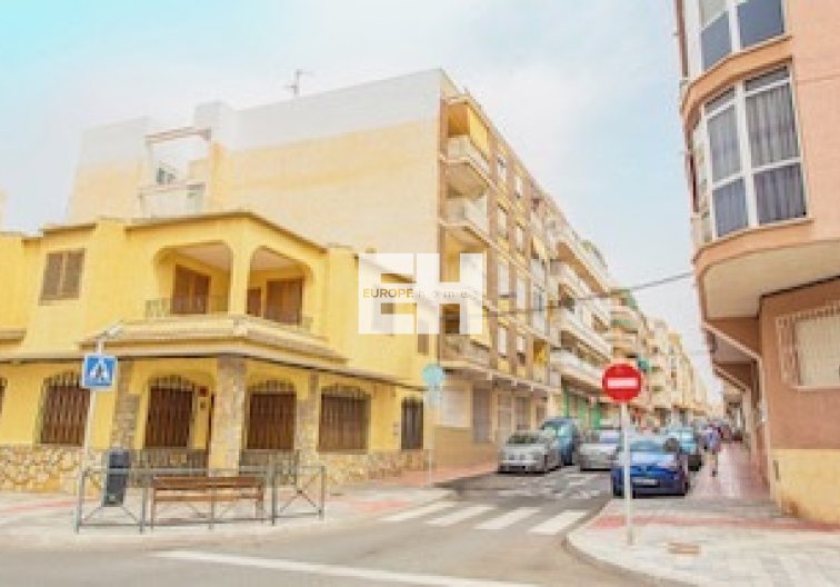 Resale - Apartment - Torrevieja - Centro-Muelle Pesquero