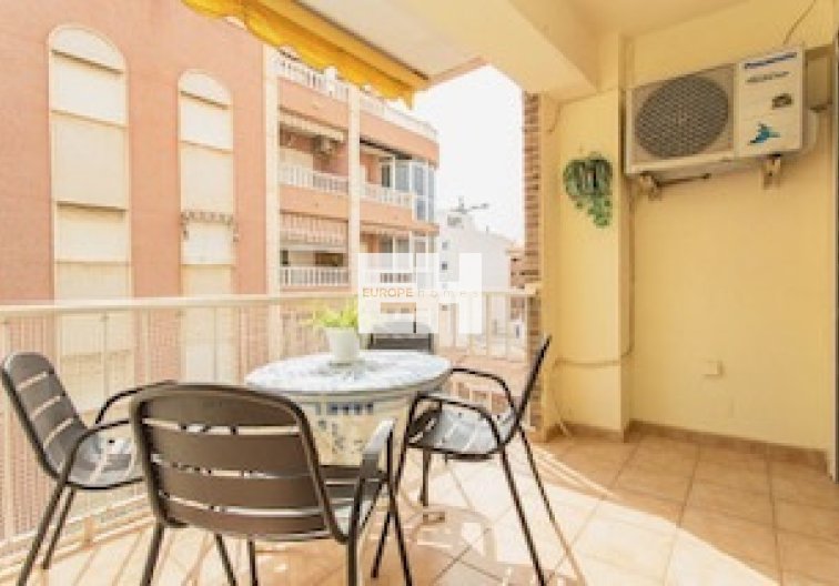 Resale - Apartment - Torrevieja - Centro-Muelle Pesquero