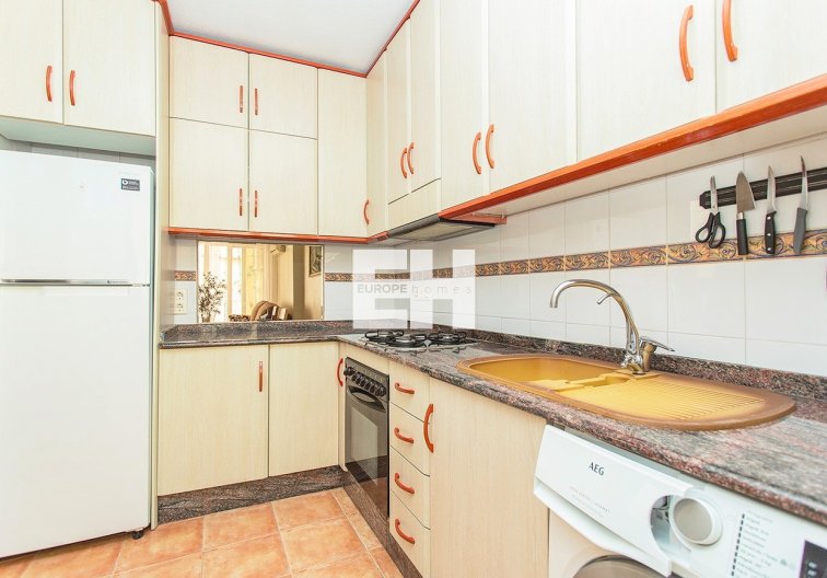 Resale - Apartment - Torrevieja - Centro-Muelle Pesquero