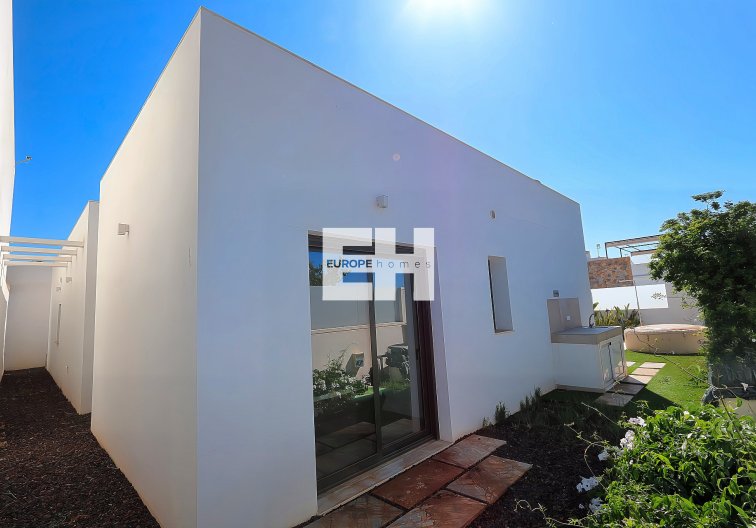 Revente - villa - Pilar de la Horadada - Costa Blanca