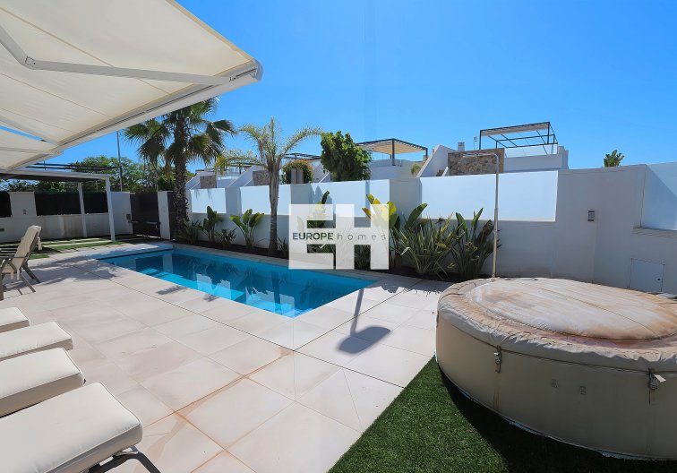 Revente - villa - Pilar de la Horadada - Costa Blanca