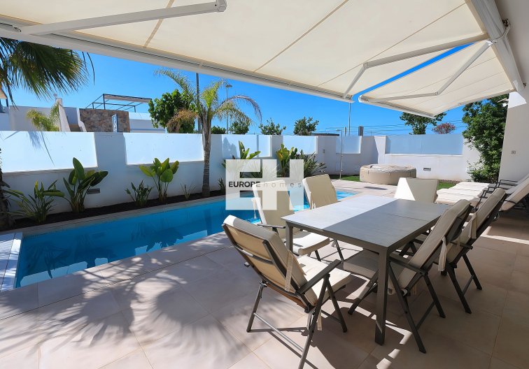 Revente - villa - Pilar de la Horadada - Costa Blanca