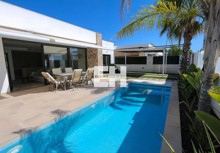 Revente - villa - Pilar de la Horadada - Costa Blanca