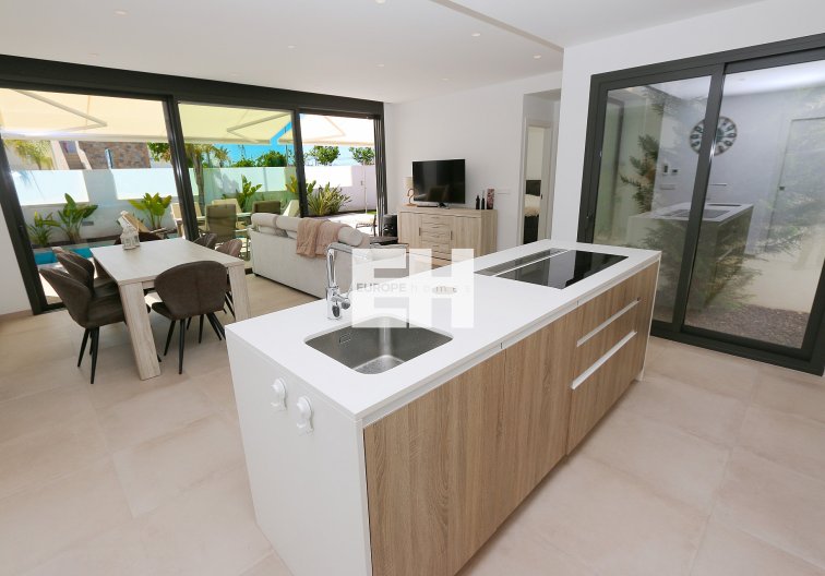 Revente - villa - Pilar de la Horadada - Costa Blanca