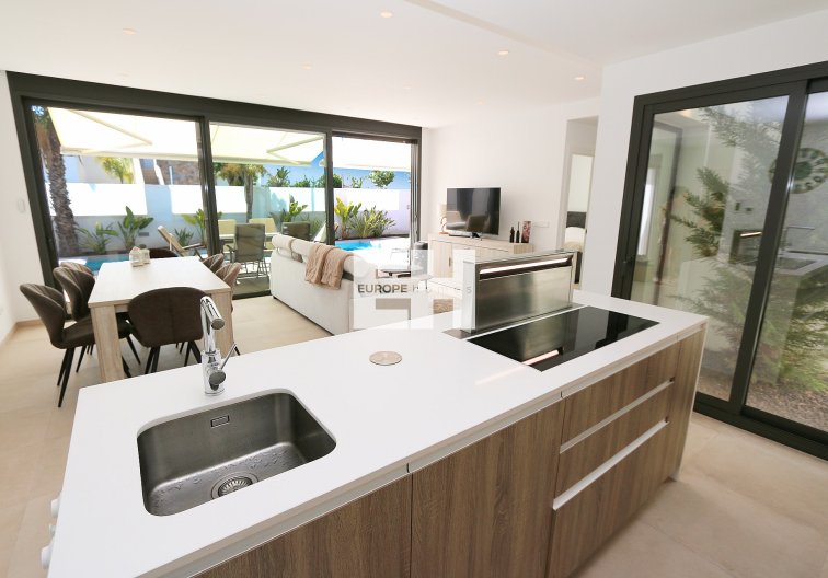 Revente - villa - Pilar de la Horadada - Costa Blanca