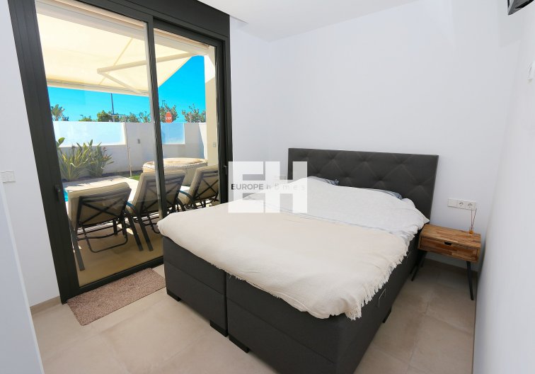 Revente - villa - Pilar de la Horadada - Costa Blanca