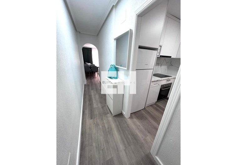 Wiederverkauf - Wohnung - Torrevieja - Centro - Muelle Pesquero